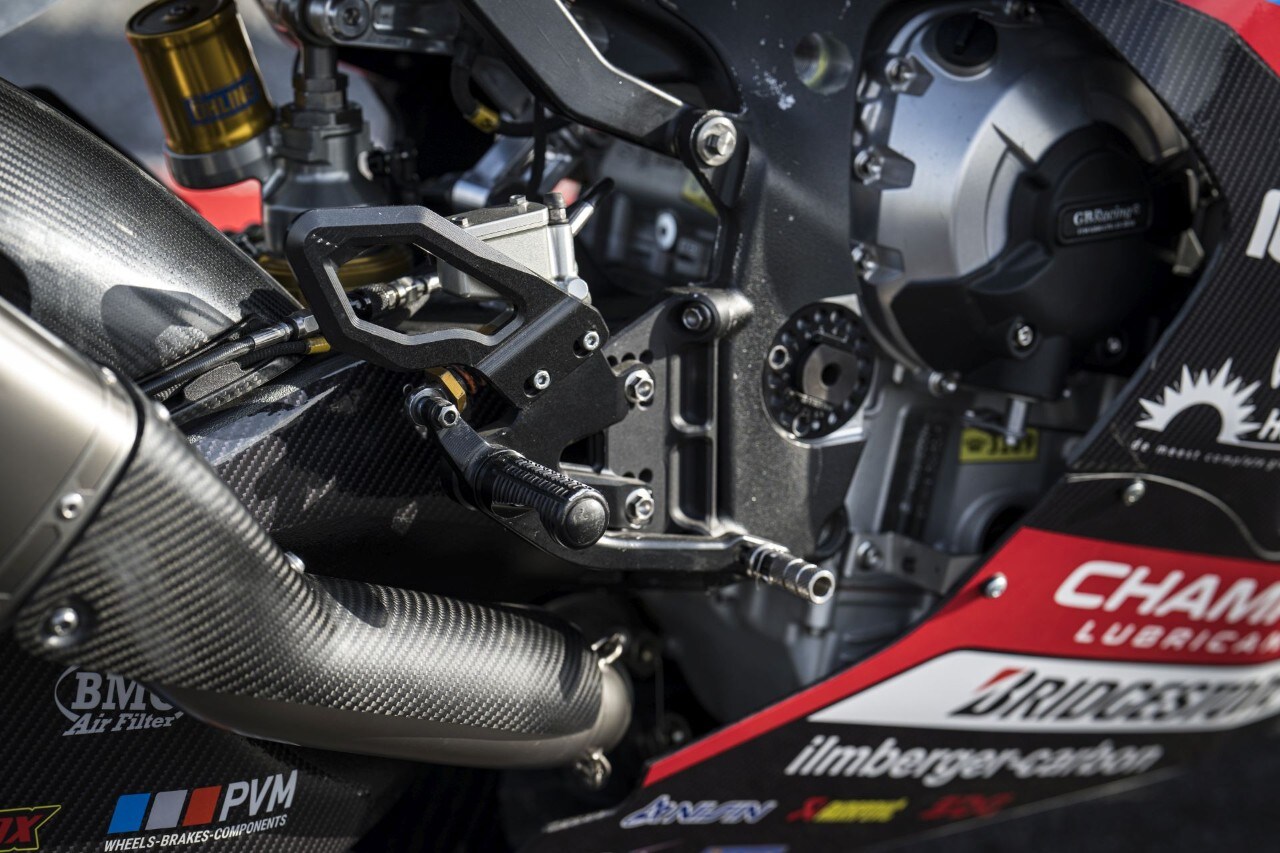 DueruoteTG #238 - Abbiamo guidato in pista la BMW che corre in SBK! 